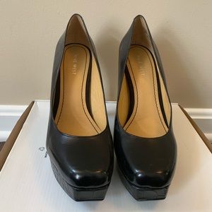 Nine West Black Pumps